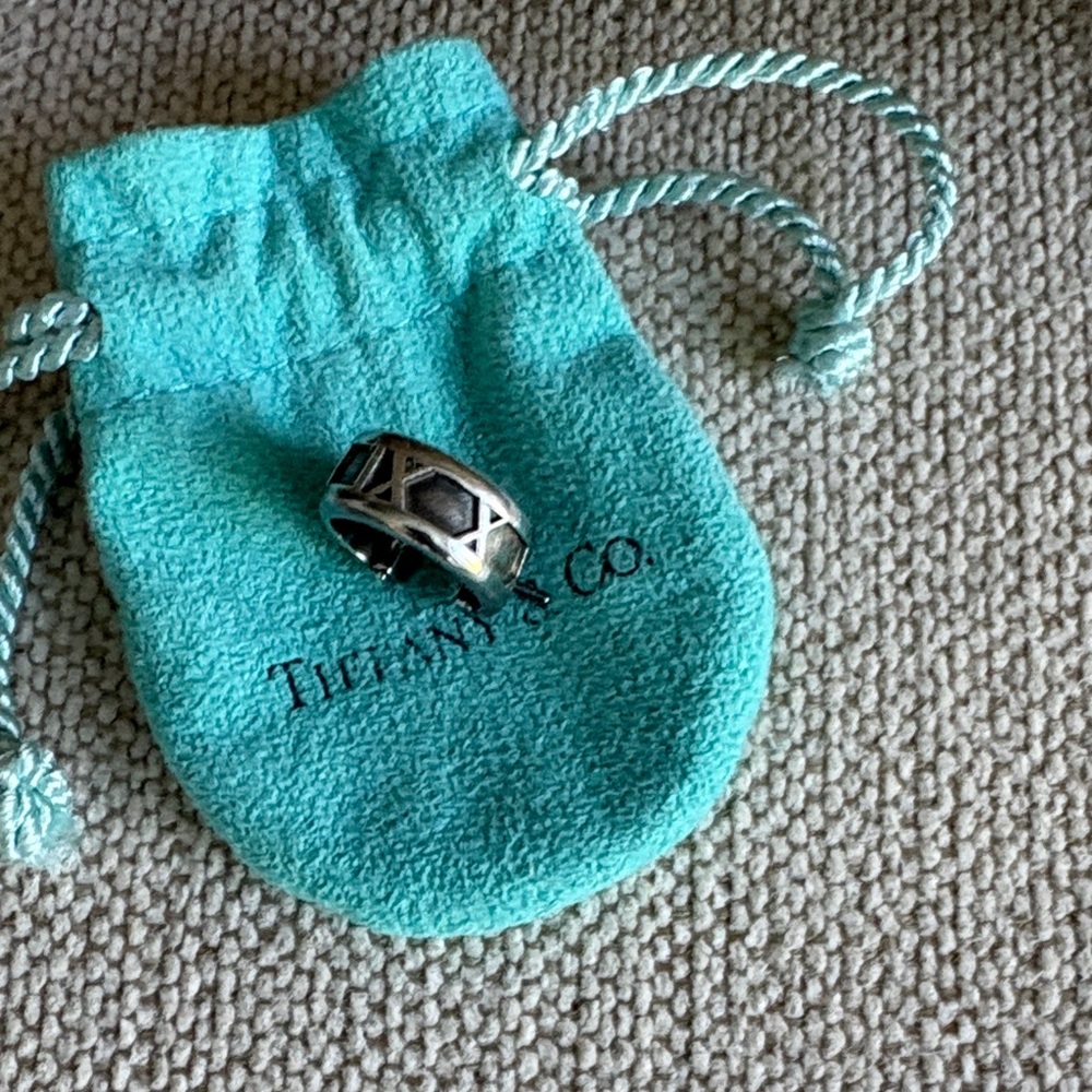 Tiffany & Co. Silver Atlas Single earring